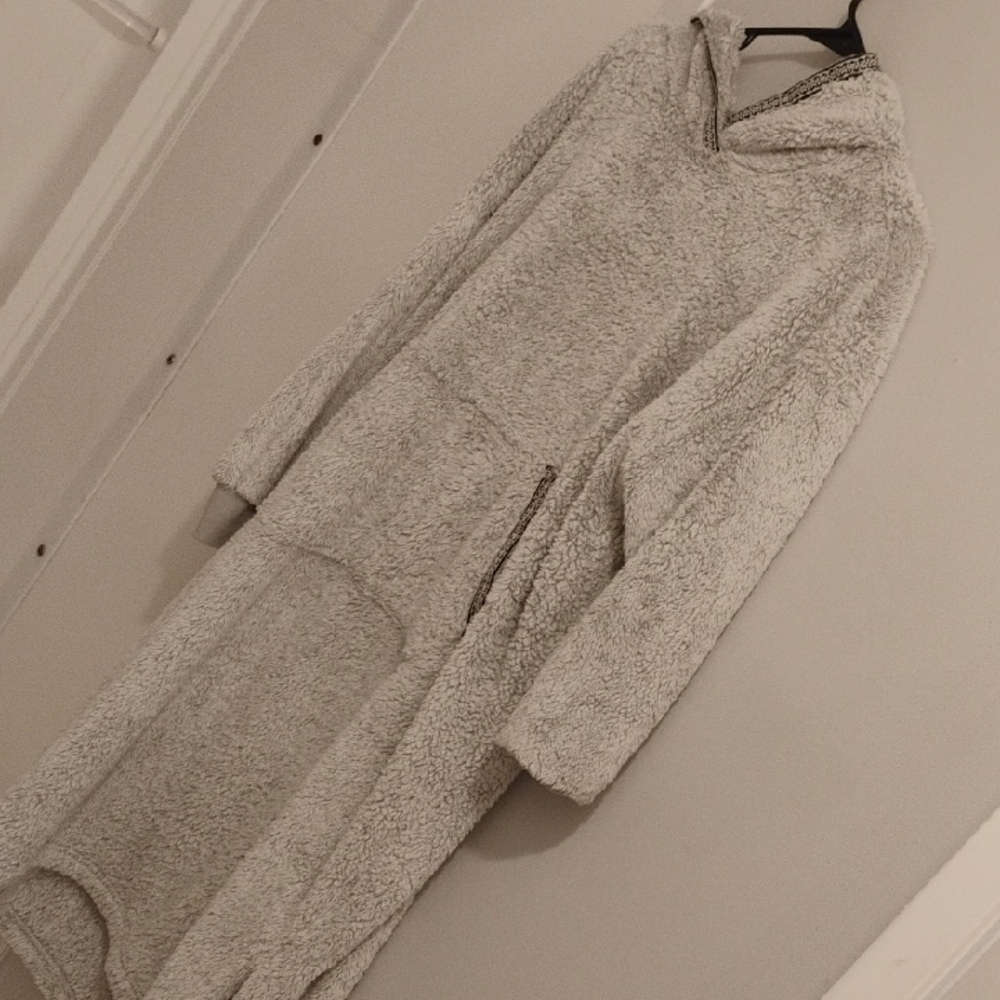 Joyspun Cozy Gray Women's Medium Oversized Hooded Fuzzy Gown